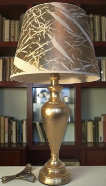 Tischleuchte , Nachttischlampe , Fuss aus Kastanienholz, Tischlampe Lampe 73 cm Gold - Weiß Muster